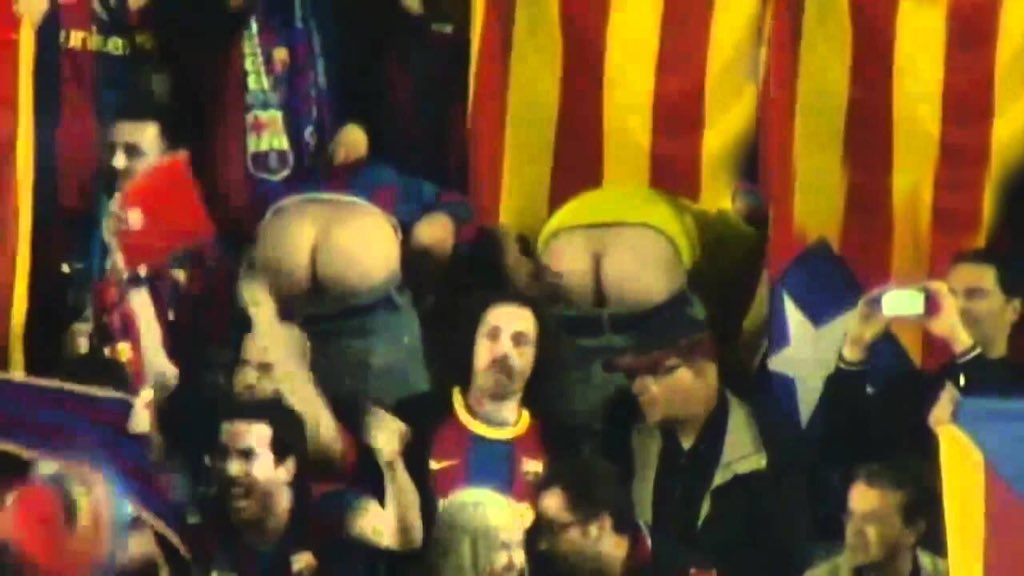 Per cert, aquí teniu els membres de <a href="/PenyaRoures/">Penya Blaugrana Sant Esteve de les Roures</a>, que han acabat tots els gintònics a 1,55 €, saludant els @CivilRoures que han vingut a tocar els c.... <a href="/ElsSant/">Restaurant els avets sant celoni</a>, tot controlat?