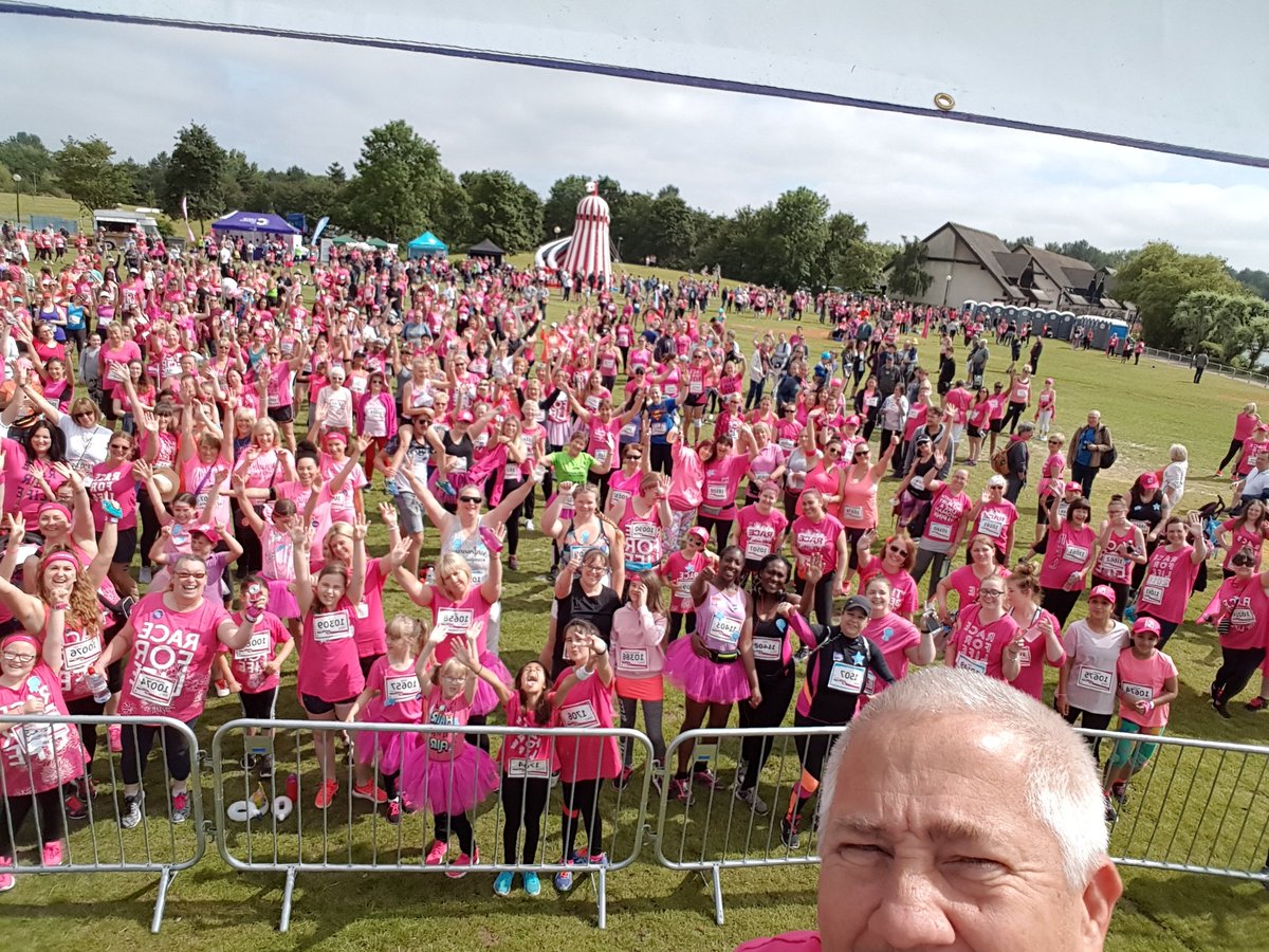 team_irvin's tweet photo. #RaceForLife
Great fun helping Milton Keynes enjoy their race for life today https://t.co/rbNUcC2CJj