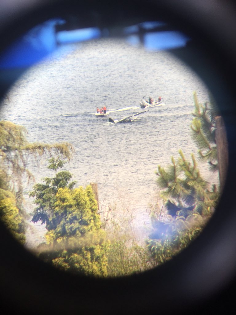 sailorjonpnw's tweet photo. Photos of float plane down off Gene Coulon @komonews @KING5Seattle https://t.co/Rtr3SEqij3