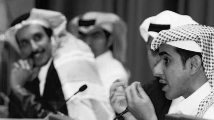 1Messag's tweet photo. لا يغرّك نبض كفّي وارتجافه!
ضاق بي قلبي وشلته في يديّه".
َ
مساعد الرشيدي https://t.co/h85iQuL8vO
