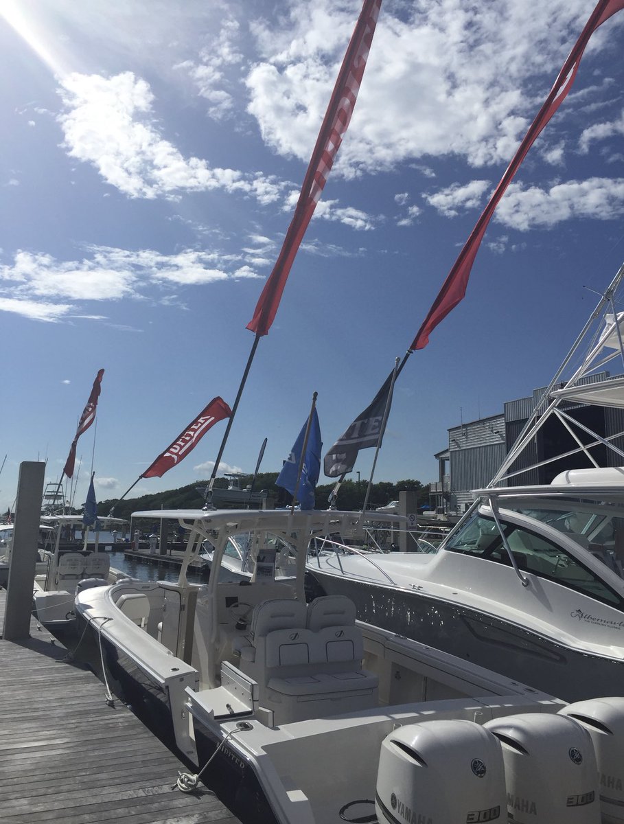 JupiterMarine's tweet image. The Jupiter 26 FS and 34 HFS are on display at the #BigRockTournament  infamous Pig Pickin’ kickoff event!! #StepAboardaJupiter 
.
.
#Jupiter26 #Jupiter34 #carolinablue #tournament #fishing #boatlife #sunday #fishon #centerconsole #boat 
-With @BluewaterYS @bigrockfishing