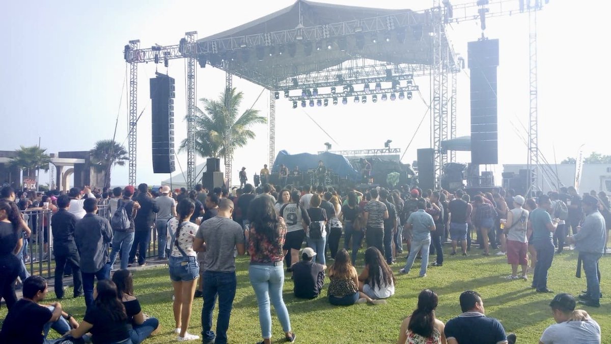 Renglon's tweet photo. Gracias totales a las personas que asistieron ayer temprano a escucharnos ! Gracias al Festival De Rock Riviera Nayarit por tomarnos en cuenta. 

Este es el inicio de la 2da parte de Renglón. Esperamos pronto verlos en un concierto y con música nueva. 🤟🤟 https://t.co/0xmleqYcv2