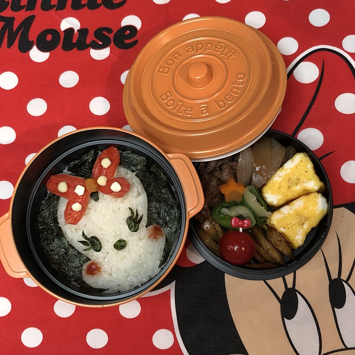 yumeka_ponzu's tweet photo. Good morning.
今日から又
新しい1週間が始まります🌈
いつも早起きして
美味しいお弁当を
作ってくれるお母さんに👩🏼
感謝をしつつ💓
今日も頑張ります☺️
では、行ってきます👋🏻
#ミニーちゃん
#キャラ弁 #ココポット
#disney #minniemouse
#cocopot #characterlunchbox https://t.co/8kGJS5LbQd