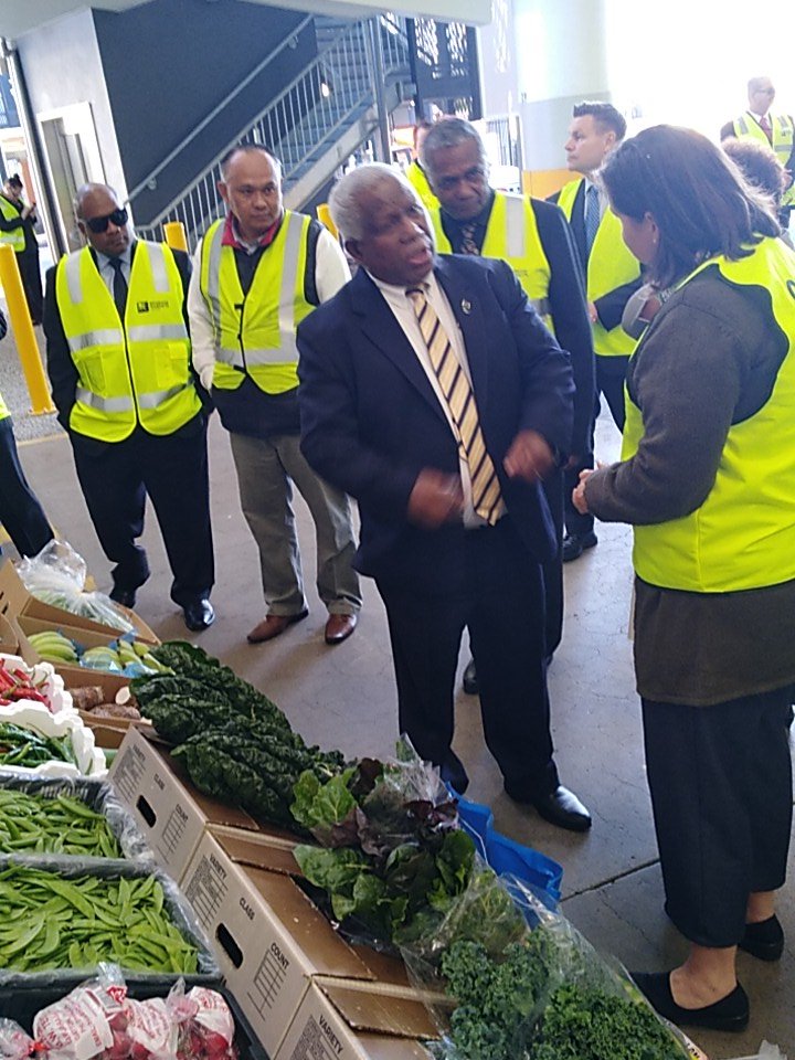 Aakwai21's tweet photo. PM Houenipwela's visiting the ROCKLEA MARKETS  and meeting SI seasonal workers. #SISTATEVISITAUS #PMHOU https://t.co/IbHOoO4mHI