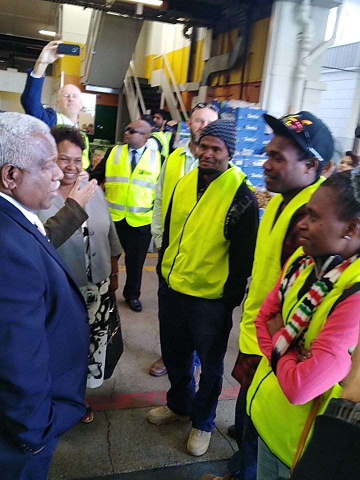 Aakwai21's tweet photo. PM Houenipwela's visiting the ROCKLEA MARKETS  and meeting SI seasonal workers. #SISTATEVISITAUS #PMHOU https://t.co/IbHOoO4mHI