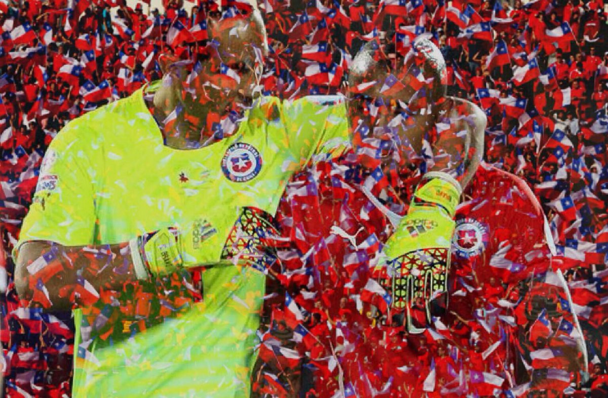 leonardofarkas's tweet photo. Hay algo mayor que el esfuerzo, talento y valentía y eso se llama CHILE. 
Estimados Claudio @C1audioBravo y Arturo @kingarturo23 los chilenos esperamos la UNIDAD de nuestros ídolos. Si 40.000 banderas unieron a todo un país, que CHILE los una a ustedes.
Leonardo Farkas #CHILE https://t.co/oLCkiUNm6z