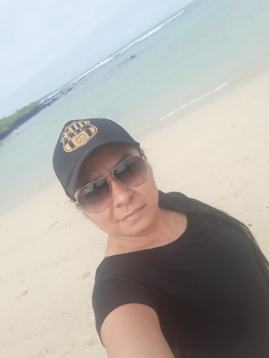 veritoauza's tweet photo. Domingo relajado desde #galapagos #santacruz  apoyando a mi equipo #BSC https://t.co/nxvFyuqWmk