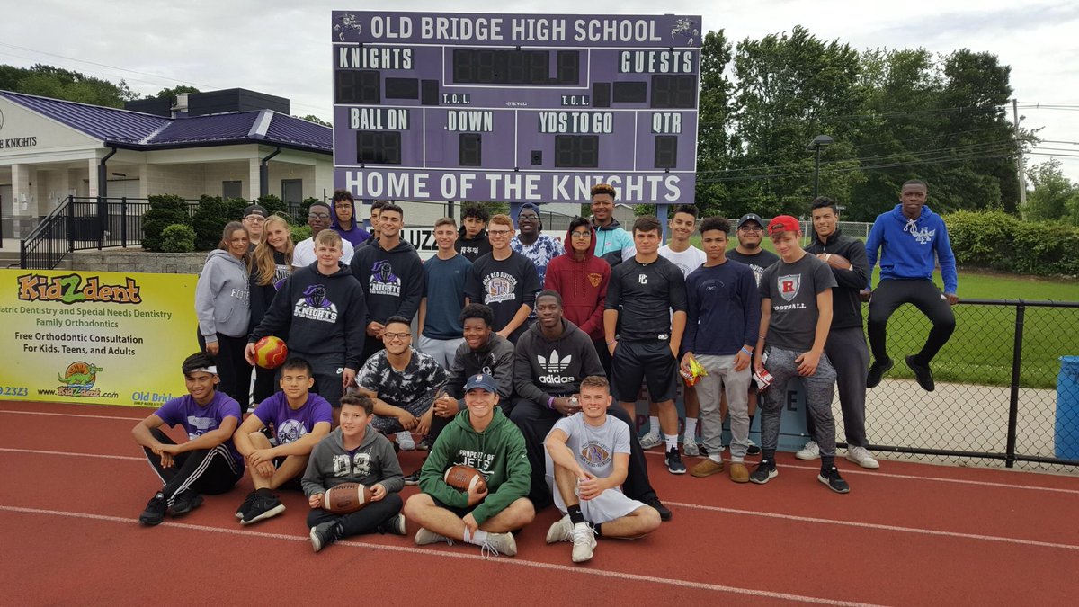 CoachAlspach's tweet photo. #OBVF volunteering at last weeks SEPTA Field Day, a great opportunity to give back to the community that supports us on a Friday night! #TCS #FAR https://t.co/UI4juQWZyh