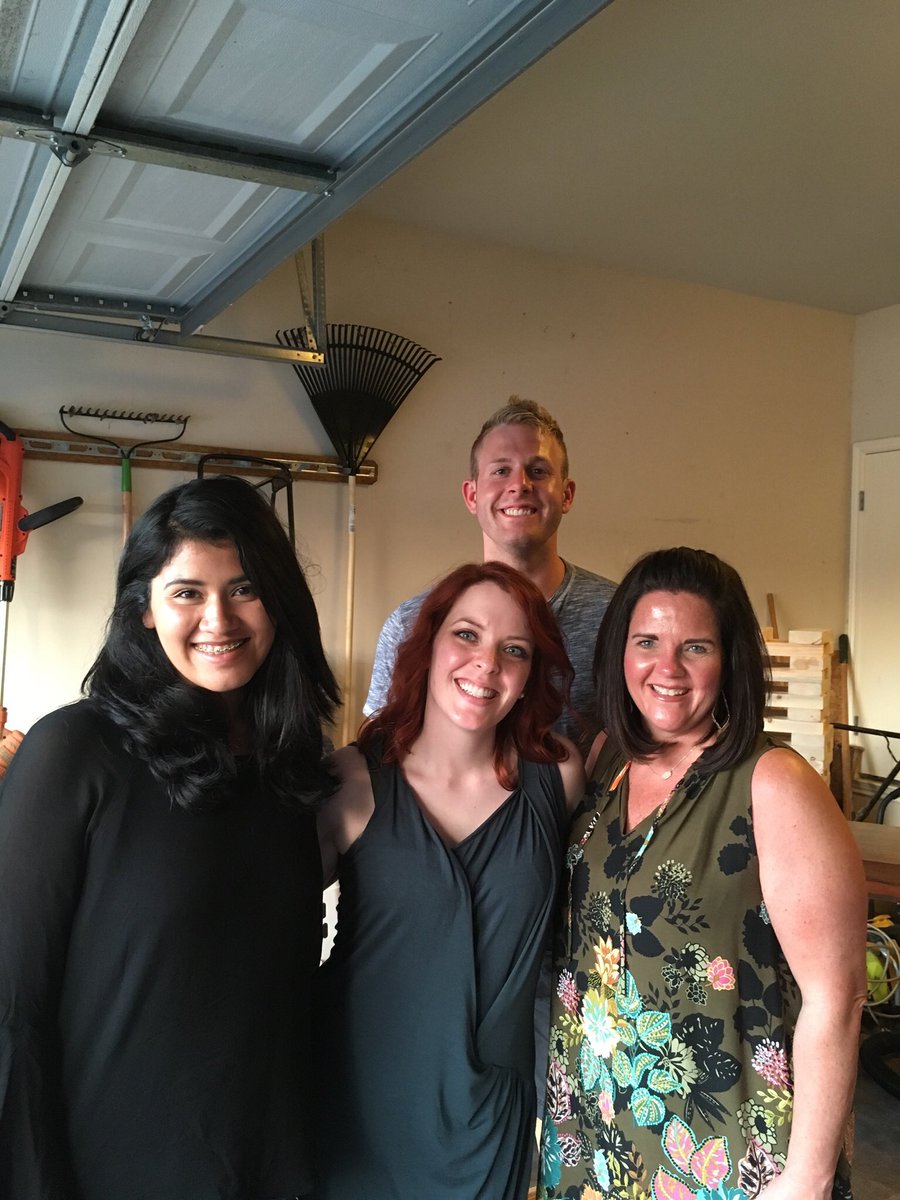 ProfMull's tweet photo. A farewell sendoff last evening with some of my favorite colleagues! They will be missed, indeed! π#ProfessorStorage https://t.co/r3CnZpXOEl