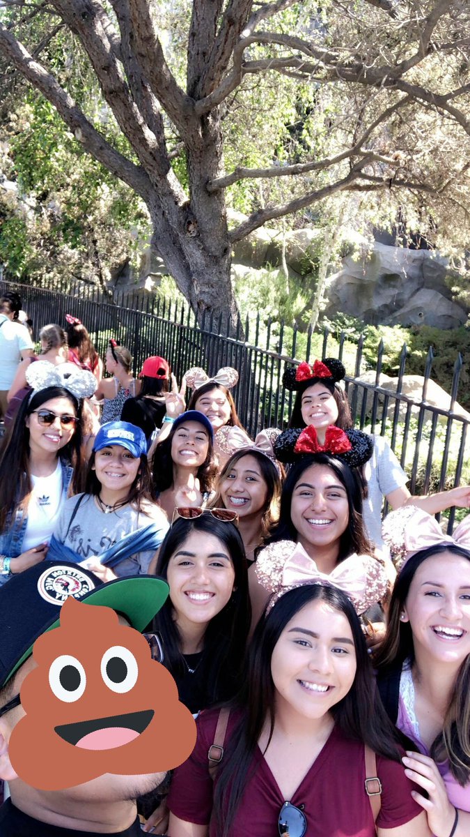 jackychavez14's tweet photo. First time going to Disneyland glad I got to spend it with my friends โค #GradNite2018 https://t.co/TFGlWtZzNh