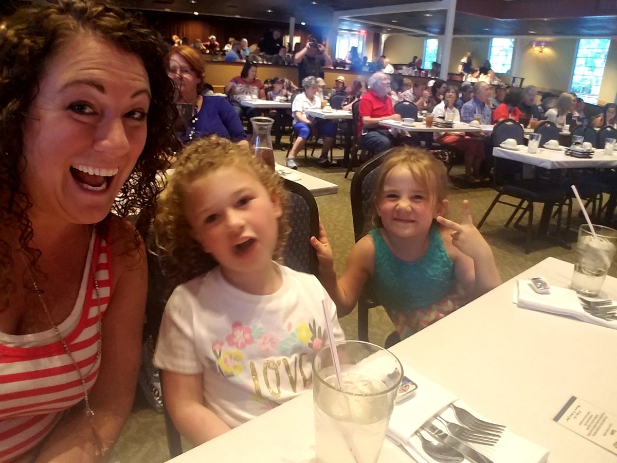 Crystal97863697's tweet photo. Getting to experience the @bransonbelle through the eyes of 2 beautiful 5-year olds. It's what #vacation with @diamondresorts is all about! Connecting with family and friends!!!! @Martin73Ariadna @mj https://t.co/F7eTUYqZQ9