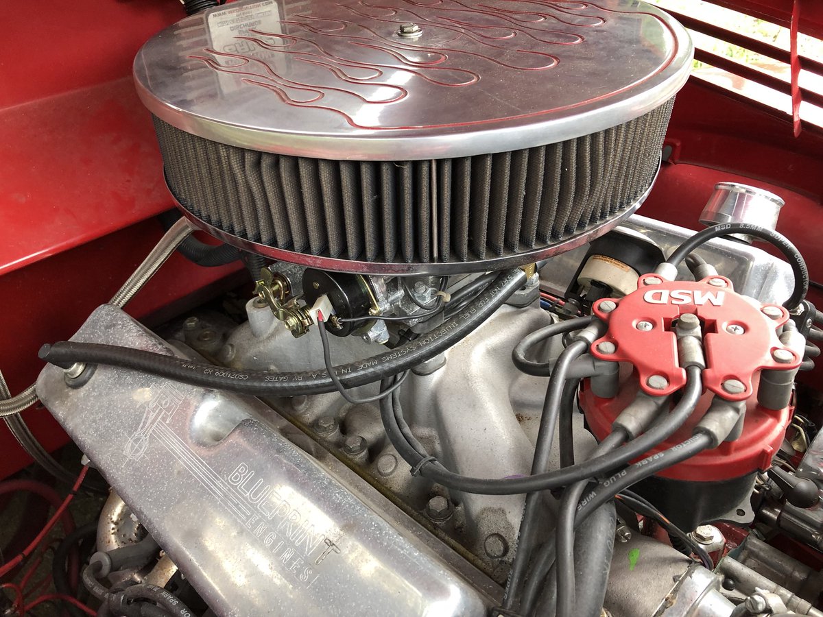 StyleChristophe's tweet image. Small accomplishments. First time adjusting the electric choke on the old Ford. Started up perfectly. #ford #engine #carb #handy