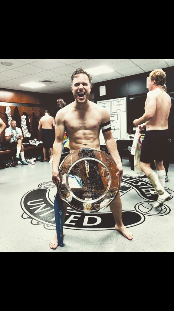 Nichole1999995's tweet photo. Dead. I have literally died. @ollyofficial #omg #Unicef #SoccerAid #SoccerAid2018 #dead #wow #ManchesterUnited #OldTrafford https://t.co/ODZafNuP9y
