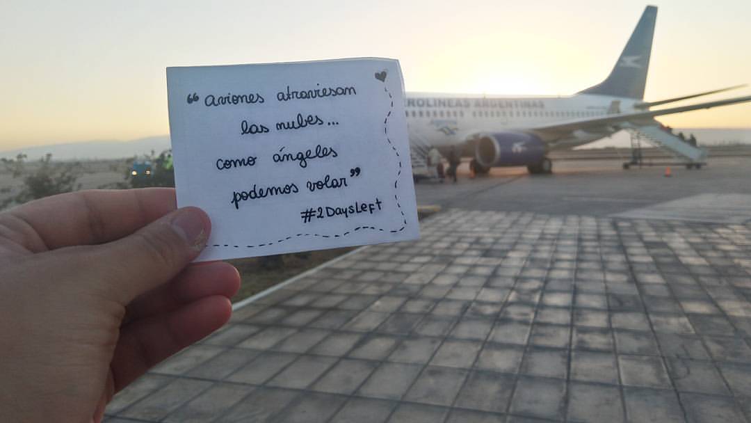 The5SOSMafia's tweet photo. (Y estas son de mis favoritas. En la primera, estaba por subir al avión a las 7 am. En la segunda aparecen algunos de los mafiosos que fueron a la juntada del día sábado. Y la tercera es en la fila del Luna Park)
#GoodbyeSGFG #GoodbyeSanFrancisco #GoodbyeVapor #Team5SOS https://t.co/gVVyI55Exm