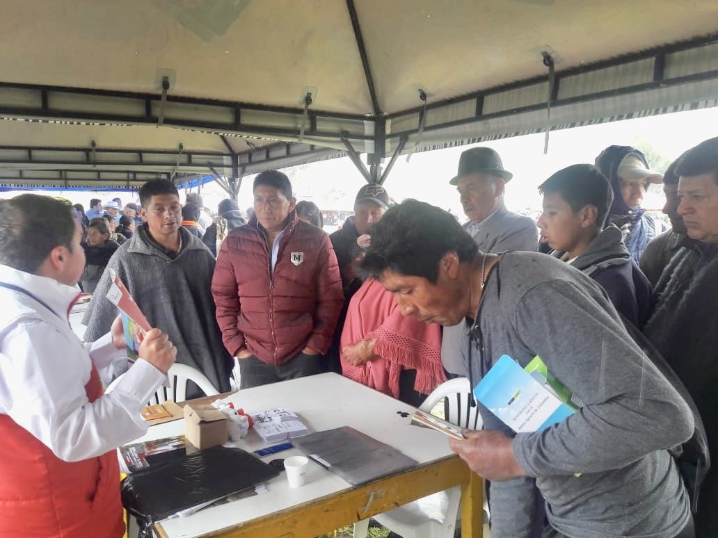 piedadcardonap's tweet photo. Hoy dia del #Campesino Pasto Corregimiento De Santa Barbara presentes #Equipo @Colpensiones #BEPS #TuplanB protección vejez @alcaldiapasto https://t.co/QerPVwqVMs