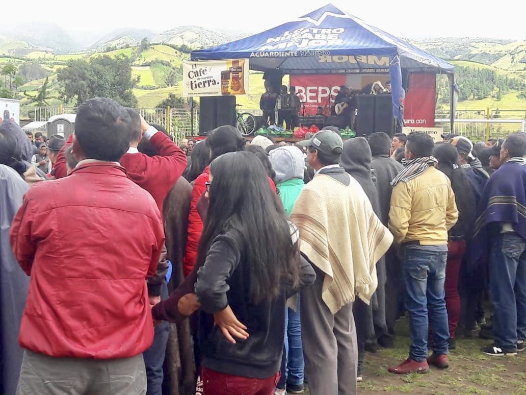 piedadcardonap's tweet photo. Hoy dia del #Campesino Pasto Corregimiento De Santa Barbara presentes #Equipo @Colpensiones #BEPS #TuplanB protección vejez @alcaldiapasto https://t.co/QerPVwqVMs