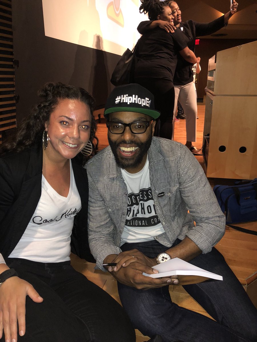 AshleyBonet_'s tweet photo. @kennelly_school representing at #HipHopEd 2018 @chrisemdin @ingas001 @HartfordSuper @KingAdjapong @DerekLuke @BEVERLYBOND #stem #columbiauniversity #columbiateacherscollege #sciencegenius #chrisemdin #HHEC2018 #CKC #Hartford #HartfordCT #blackgirlsrock https://t.co/qVHnkU1GkQ