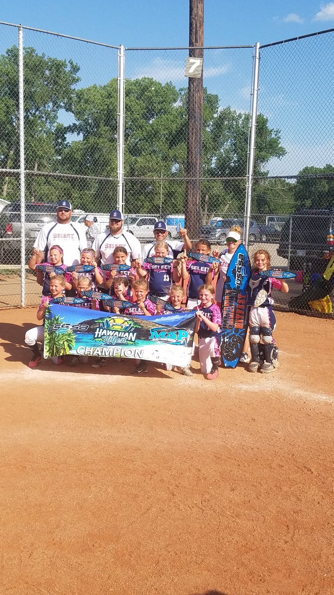 TheRealScheidy's tweet photo. Woo-hoo! Champions baby! #HawaiianHitfest2018 #Select8U https://t.co/FNFKF2GBuw
