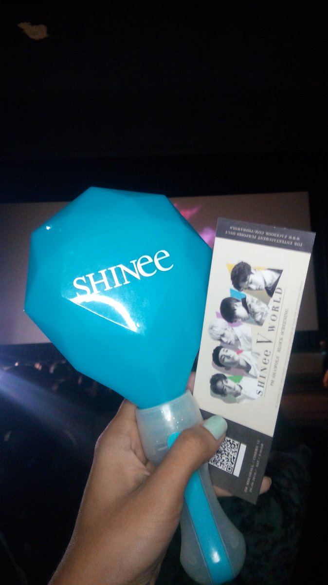 2009BLACKJACKxx's tweet photo. My SHINee day 💕
Thankies 여려분! @LA_SSarmiento 
@pearlescentown @OnKi_Shop @PH_shawols @shineeworldph 
#SWPHCON2018 #PHShawolsDVDScreening https://t.co/SwfY7q8hHY