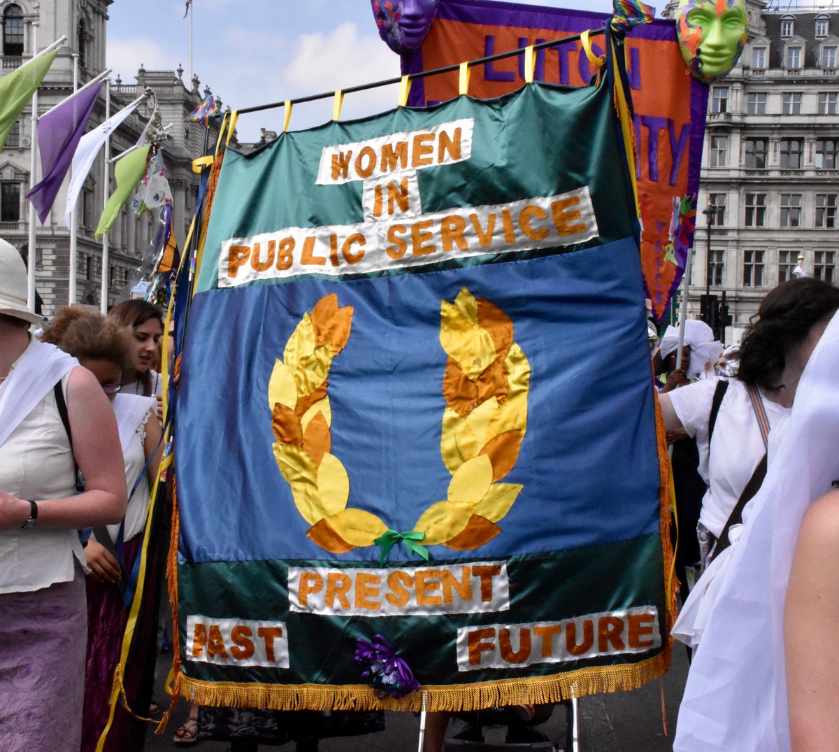 ciarcoughlan's tweet photo. Uplifting afternoon at #Processions2018 today - I especially loved the the @XgovCentenary banner of course! #Vote100 #PROCESSIONS2018Ldn https://t.co/obHsRhzIsu