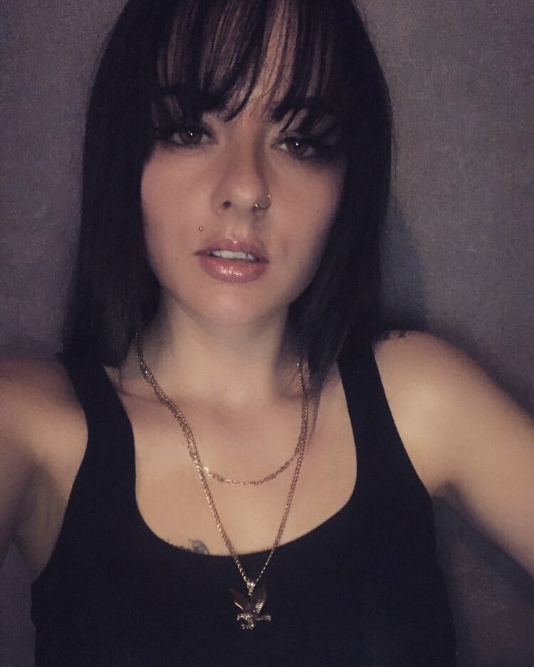 candima3's tweet image. New bangs who dis 🤘🏼