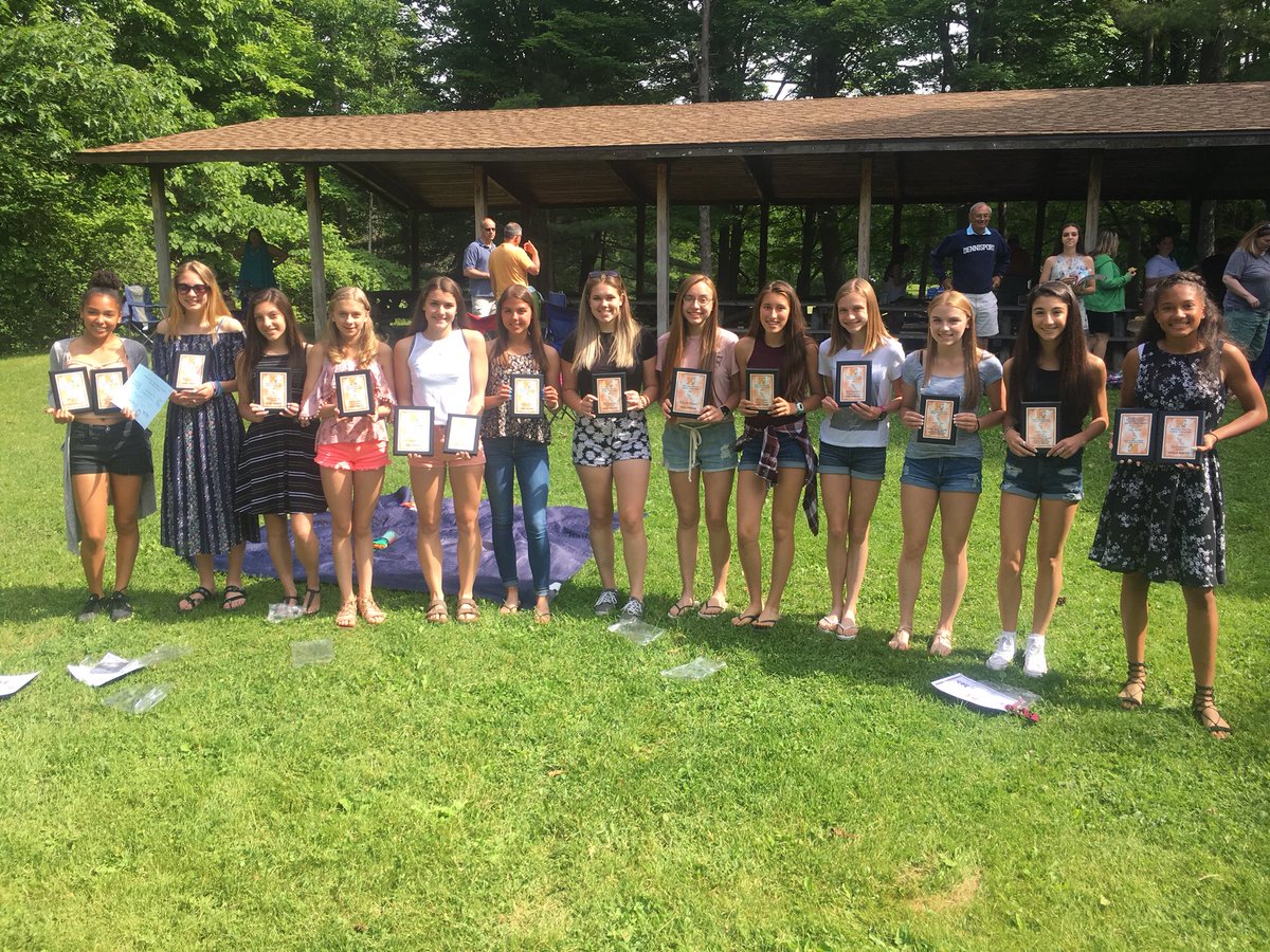 MohonRunner's tweet photo. Award winners from todayโs outdoor track banquet. Great season. Building for the future. @MohonSports #WeRFam https://t.co/GoeyKoxSYY
