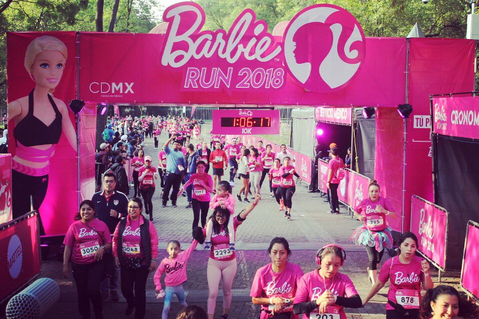 GlamfitMx's tweet photo. Increíble festejo de cumple de minibarbie sophie !!! Ella es las más feliz hoy en su día
@Barbie #yoelegicorrer #barbierun #BarbieRun2018 #CorreConEmocion #minirunner https://t.co/6PJQn2AhqR