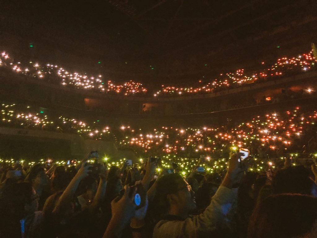 kiwitharry's tweet image. THIS WAS IN MY COUNTRY, MY CONCERT DAY, MY FAMILY, THE FILIPINO FANDOM, WE WERE SO BEAUTIFUL, LAST NIGHT WAS AMAZING, EVERYONE HAD A GREAT TIME. I&apos;M PROUD.

#FlickerTourManila
#FlickerTourMNL