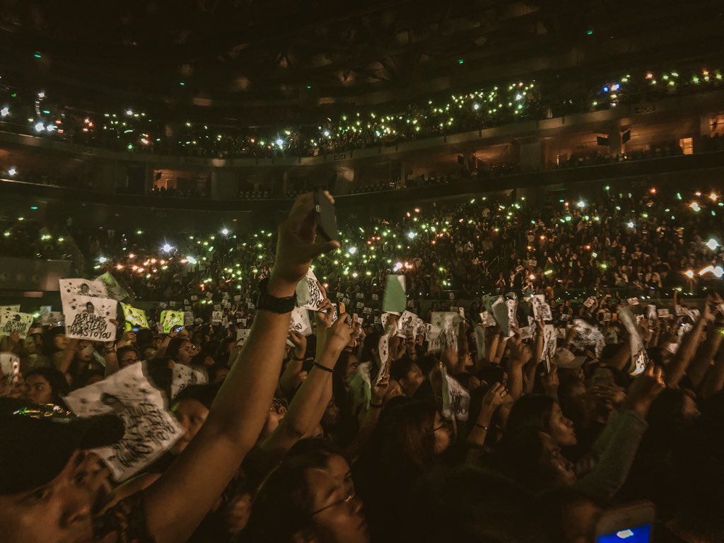 kiwitharry's tweet image. THIS WAS IN MY COUNTRY, MY CONCERT DAY, MY FAMILY, THE FILIPINO FANDOM, WE WERE SO BEAUTIFUL, LAST NIGHT WAS AMAZING, EVERYONE HAD A GREAT TIME. I&apos;M PROUD.

#FlickerTourManila
#FlickerTourMNL
