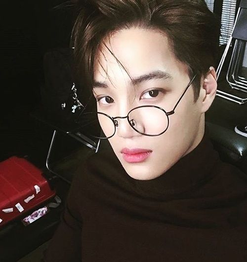 callmebabeex's tweet photo. 26. Porque Kim Jongïn y Gafas siempre son una buena combinación<3
@weareoneEXO  #30ReasonsWithEXO #30ForKai #dafBAMA2018EXO https://t.co/ua8iZls6RC