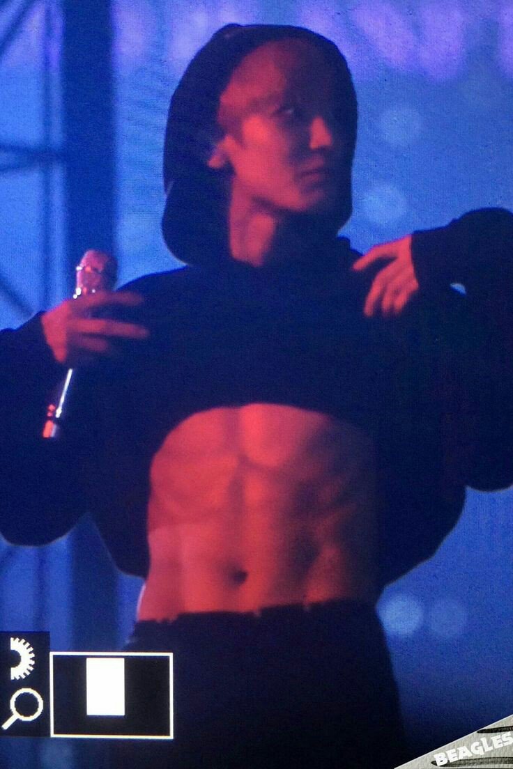 kim_zomjo's tweet photo. 22. Por sus abs!!! No se si quiero lavar ahí o besarlo... Besarlo!!
#30ReasonsWithEXO #30ForChanyeol @weareoneEXO https://t.co/DPLPu9iQBH