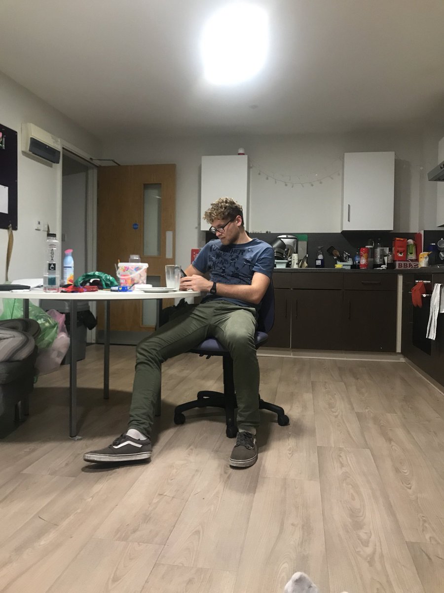 katestavrou tweet media