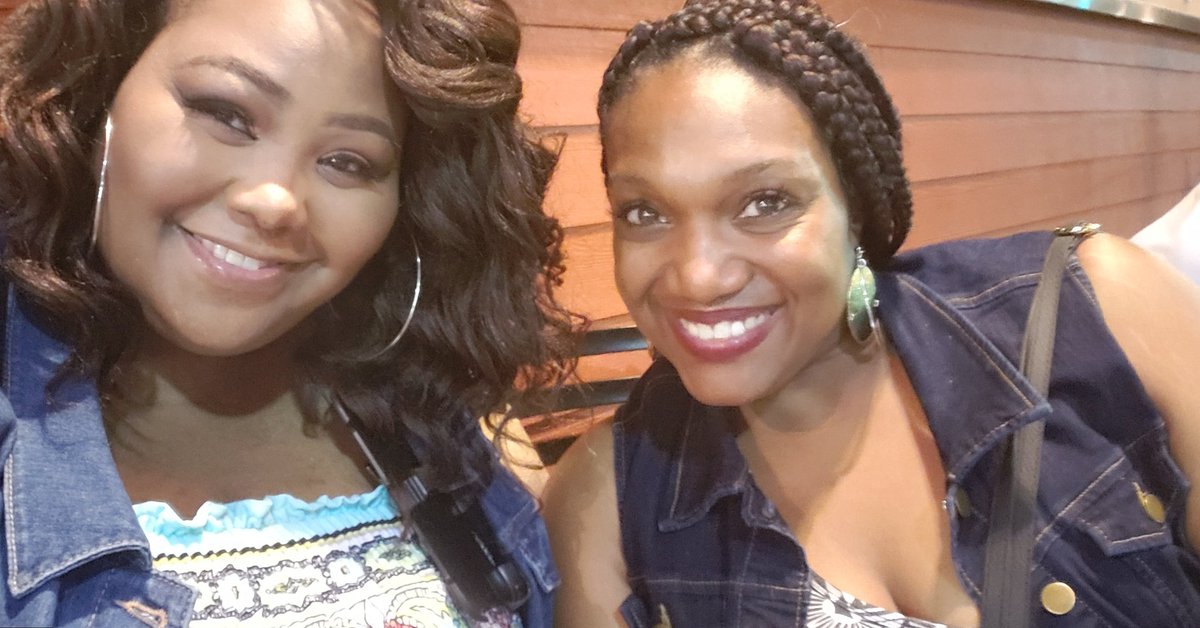 Twinkdimpledoo's tweet photo. @WetWilliesAtl last night with my friend Amanda. https://t.co/toGiznTfLw
