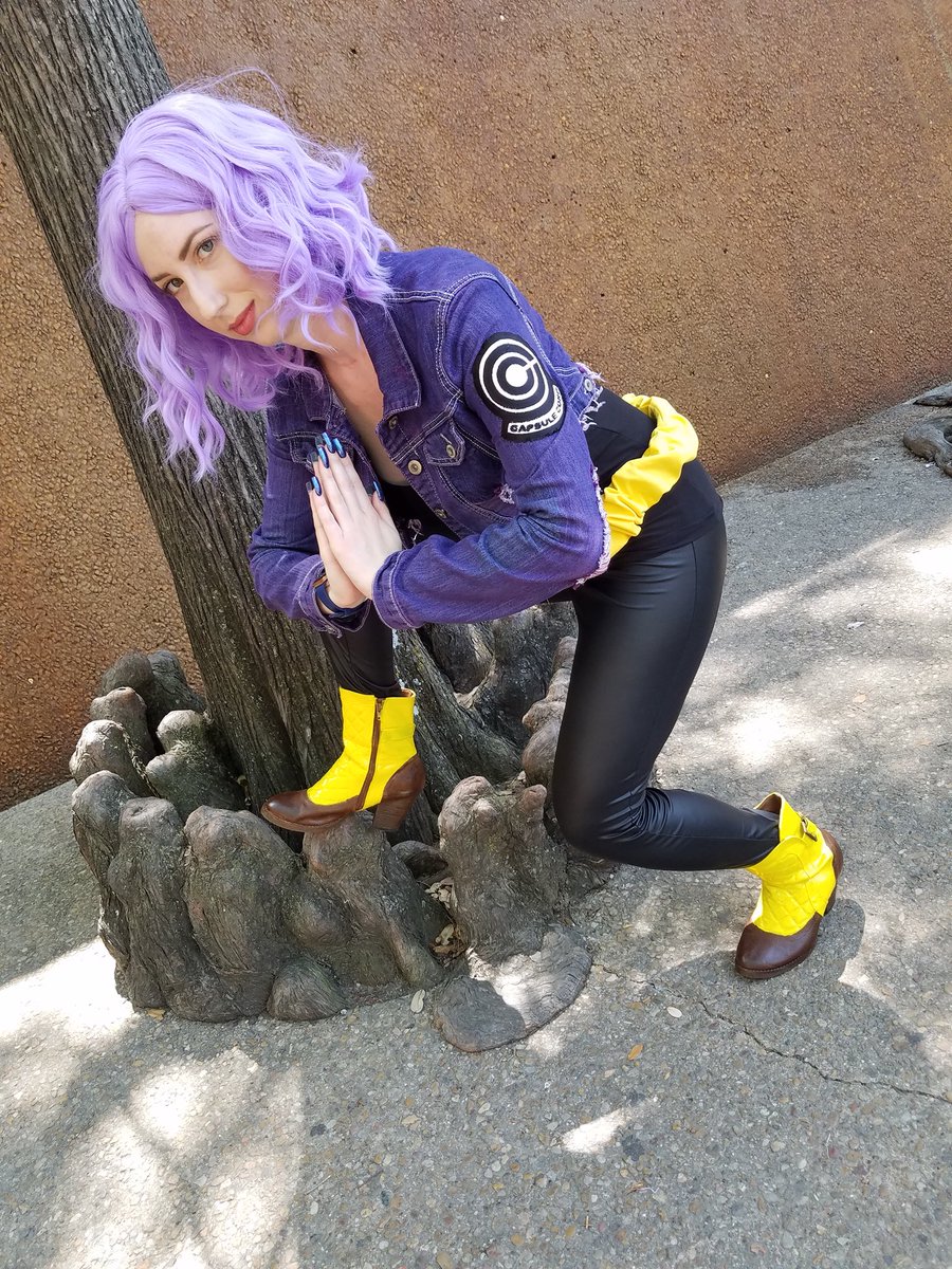 KosplayKelly's tweet photo. I had so much fun at A-Kon! I finally have a cosplay page all set up and ready to go, so get ready for ridiculousness! #akon29 #akon2018 #dbz #purplehair #dragonballz #futuretrunks #futuretrunkscosplay #capsulecorp #anime #crossplay #genderbendcosplay #cosplayer #texascosplayer https://t.co/cyIBNl7okg