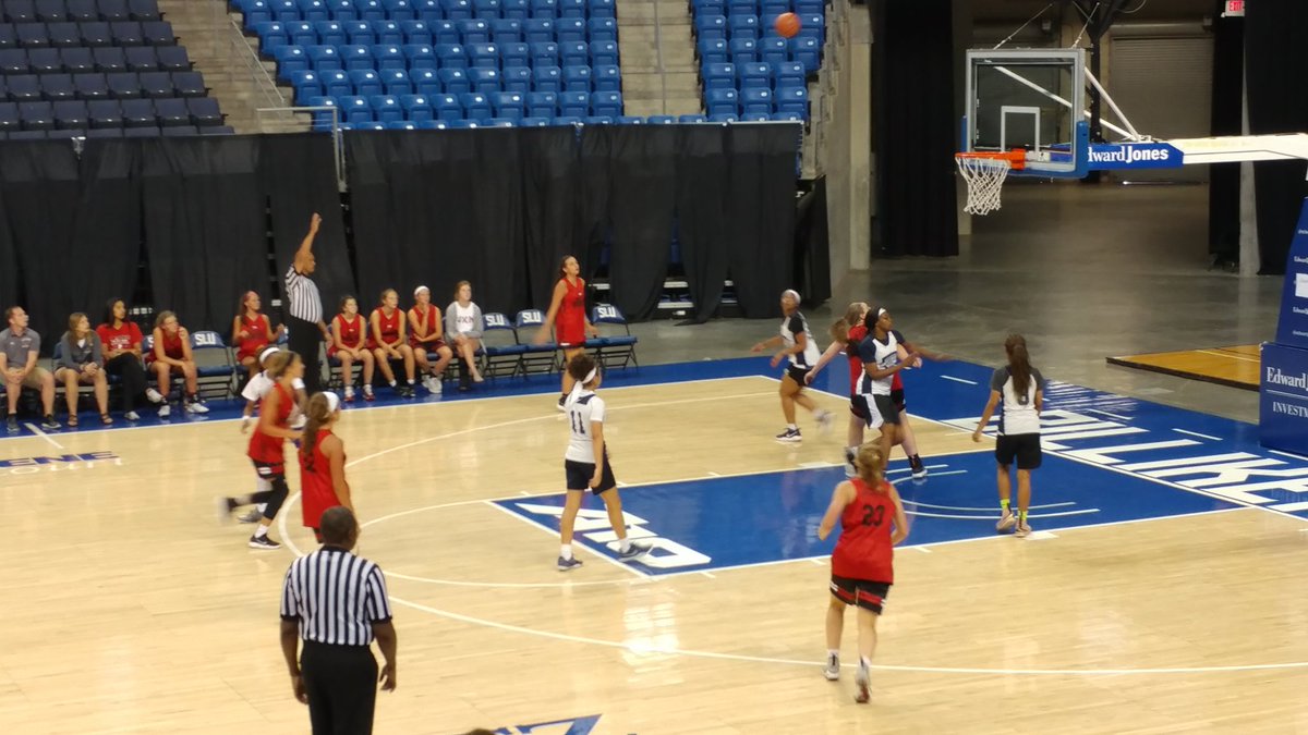 Great day of basketball!!  Jackson closing out a good day playing some tough competition!  #JR2Proud <a href="/SaintLouisWBB/">Saint Louis WBB</a>