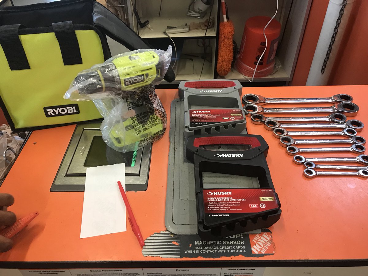 tinamariedunn's tweet photo. Hardware recovery @derekpnorton @zoebeth34 @JRRocker84 https://t.co/WJLabOsYVJ