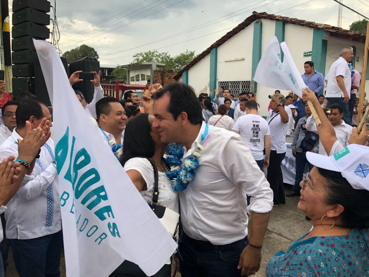 ralbores's tweet photo. Las familias de Pijijiapan merecen un lugar próspero y con mejores oportunidades ¡El movimiento del cambio ya está aquí! Hagamos de Chiapas una potencia nacional. Cuéntame, ¿cuáles son las necesidades de tu región?  #AlboresGobernador #CambioYa https://t.co/ZmyzaH8fCU