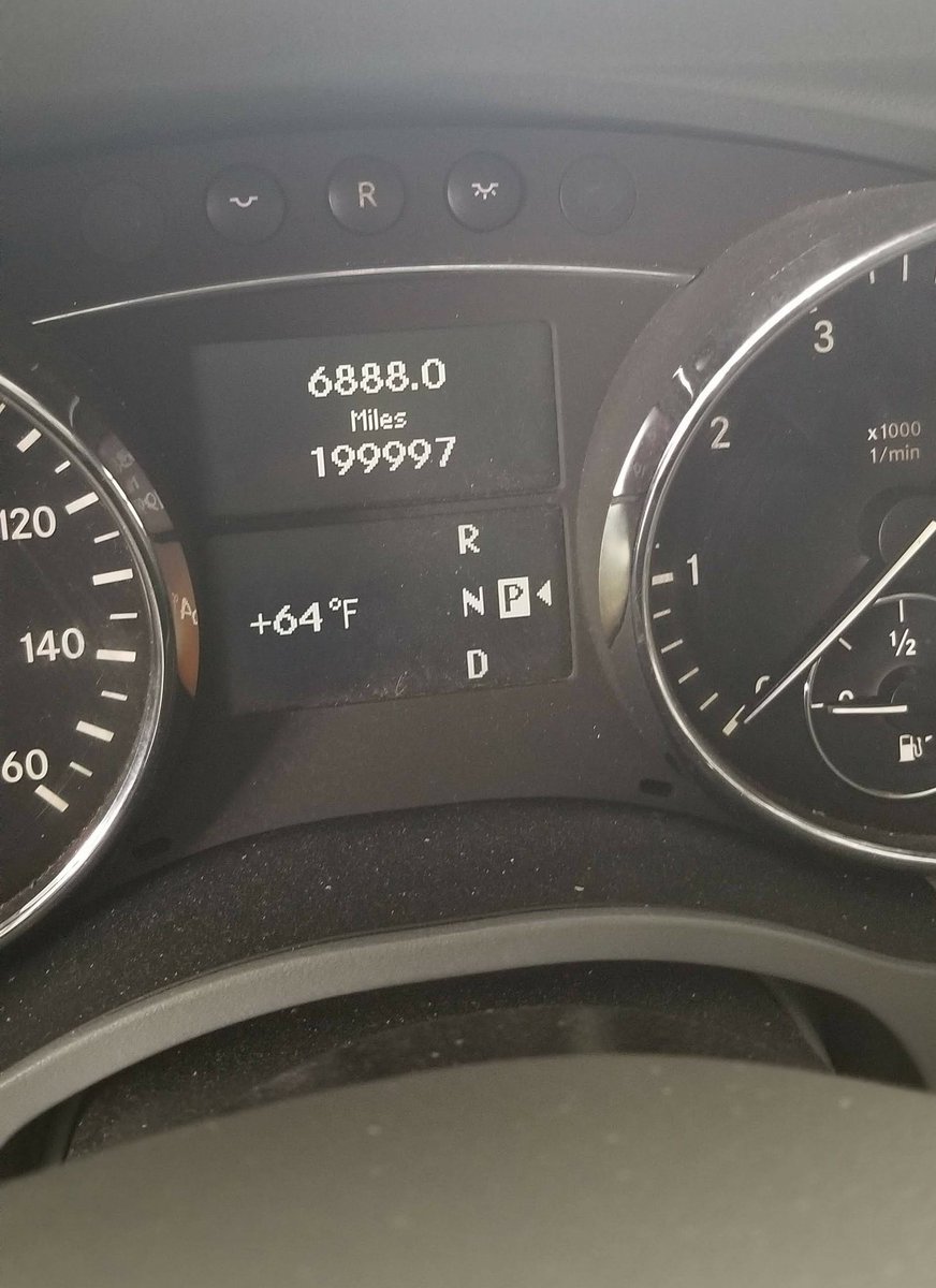 DJHH's tweet image. @MercedesBenz 2008 R350. My baby. #200k miles