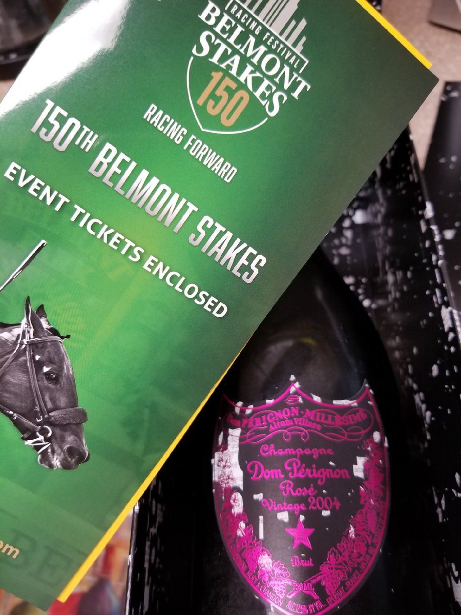 Amore_Victoria's tweet photo. And they're off!!! 🐎 #BelmontStakes 💸 #DomPerignon 🍾 #TripleCrown 👑👑👑 https://t.co/dTIC8xW5VS