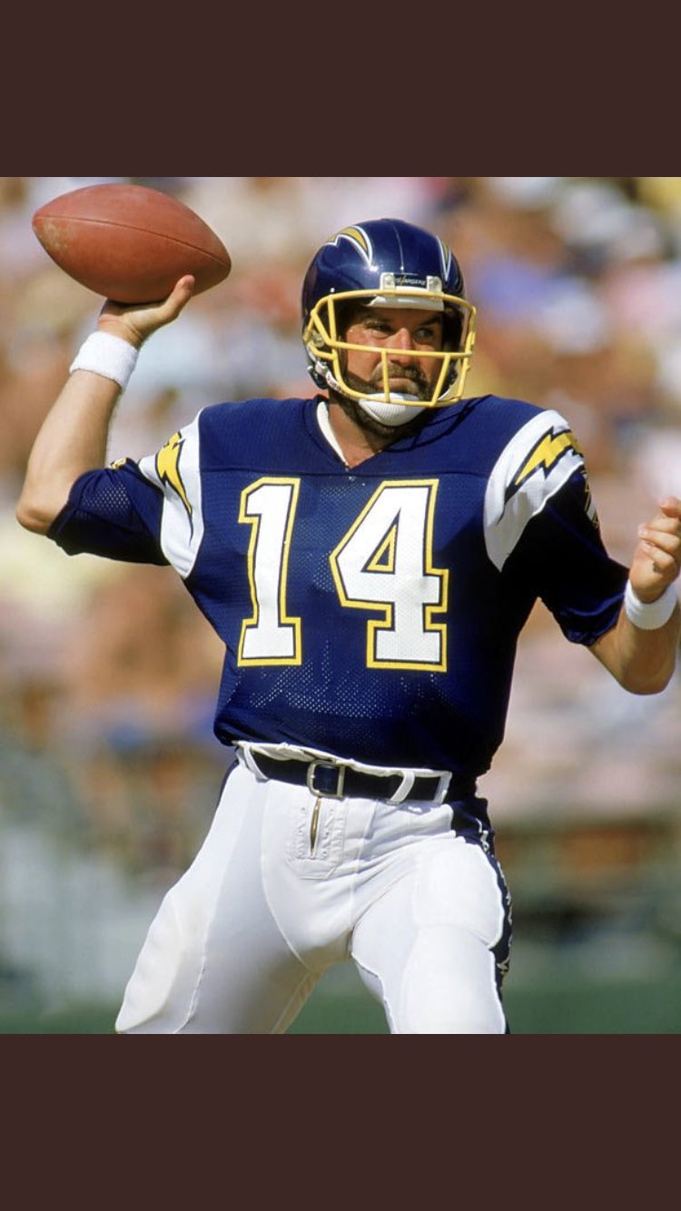 Happy  Birthday to the trigger man for the great Air Coryele teams of the 80 s..... Dan Fouts. 