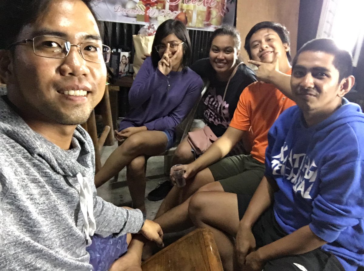 Bonksnconks's tweet photo. Reunited with the faces I rarely see but are around for years! #ThreeCheersForFiveYears TSP! https://t.co/XUKVJL7Jwq