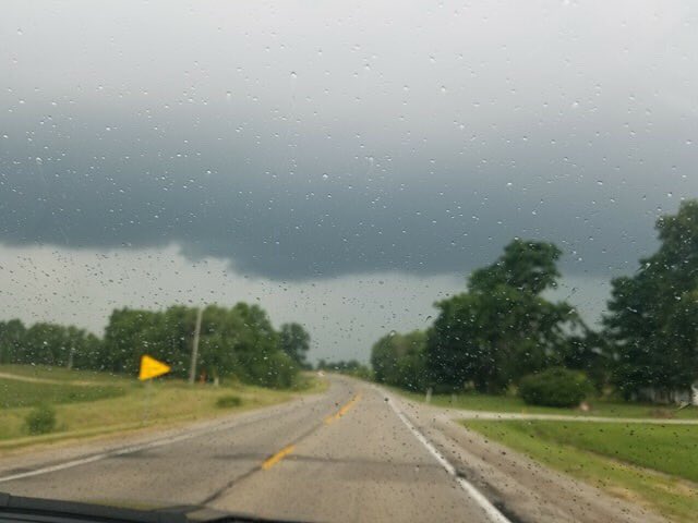 Prairiepress_wx's tweet image. Misty Sherrell took these ominous photos as the thunderstorms approached Marshall!