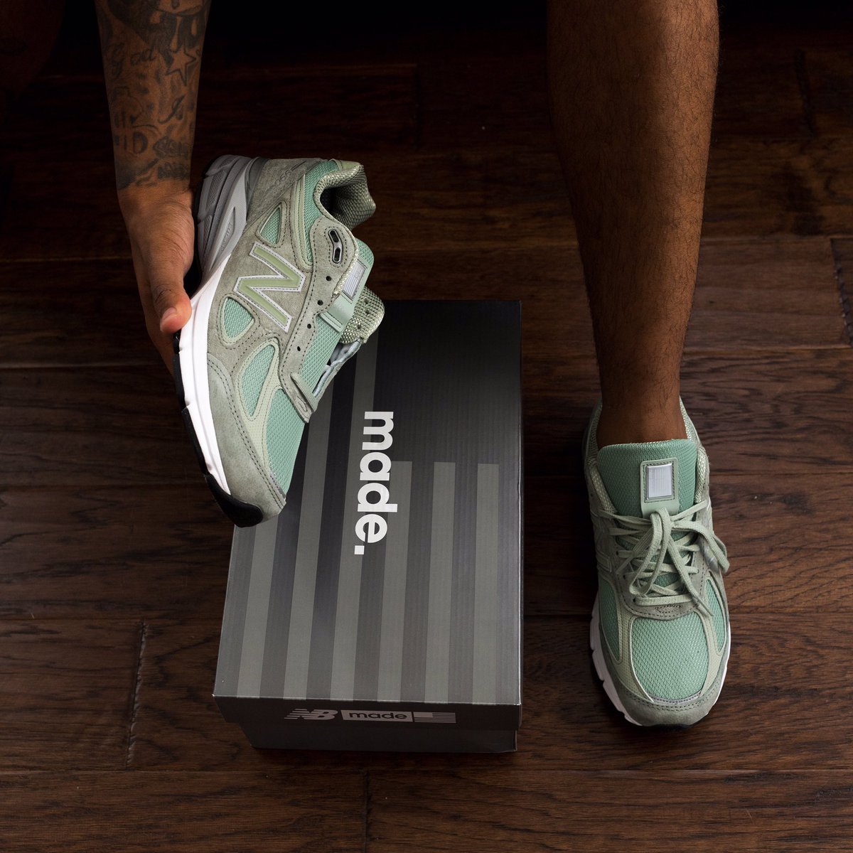 new balance 990v4 silver mint