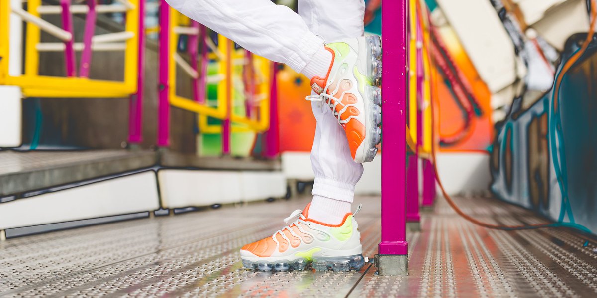 vapormax plus barely grey