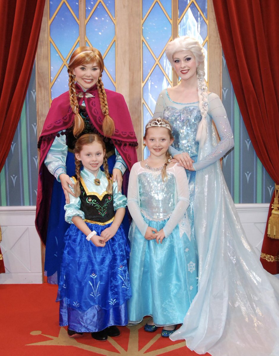 JuliaLJordan's tweet photo. @TheTonyAwards My little sister and I as Elsa and Anna!  #TonyDreaming https://t.co/tXlGv1uOin