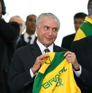 miauresiste's tweet photo. O Hexa já é Temer realidade
se o Brasil tem o Temer na presidencia o Brasil só tem a ganhar
#Temer2018 🇧🇷🇧🇷🇧🇷🇧🇷 https://t.co/qhxXL2zAj0