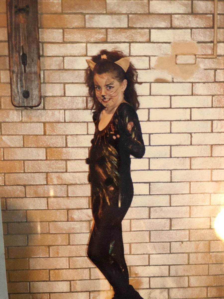 DanaDiAngelo's tweet photo. Hey ⁦@joshgroban⁩ I was in Cats too!!! #TonyDreaming #1993 #theaterkidforlife ⁦@tonyawardslive⁩ https://t.co/zFDzet22f0