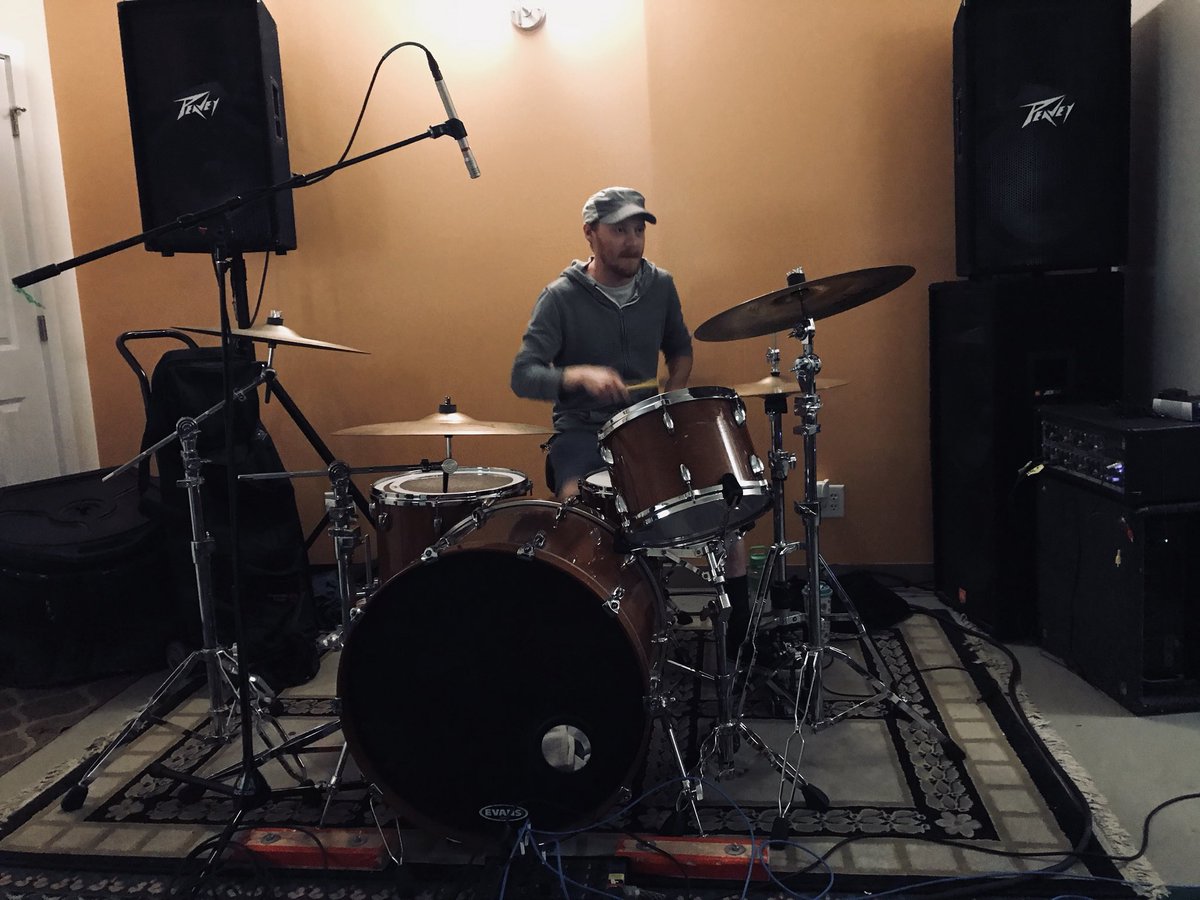 dogsofwarmusic's tweet image. New music coming soon! #DOWMusic #WarmGlowStudios 🤘