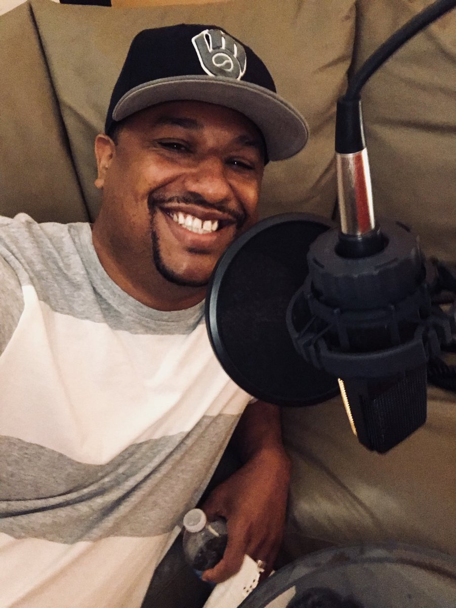 dogsofwarmusic's tweet image. New music coming soon! #DOWMusic #WarmGlowStudios 🤘