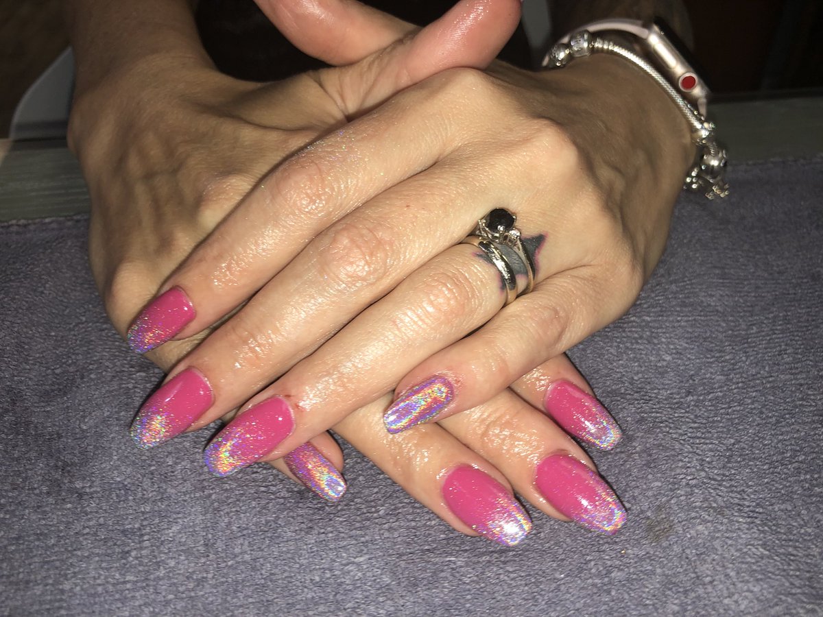 Jenscolorbar's tweet image. Beautiful pink nails with holographic ombré by Kylieh! Want to book an appointment? Give us a call at (603)366-2700 #pinknails #opi #opipowderperfection #opidip #loveyournails #holographicnails